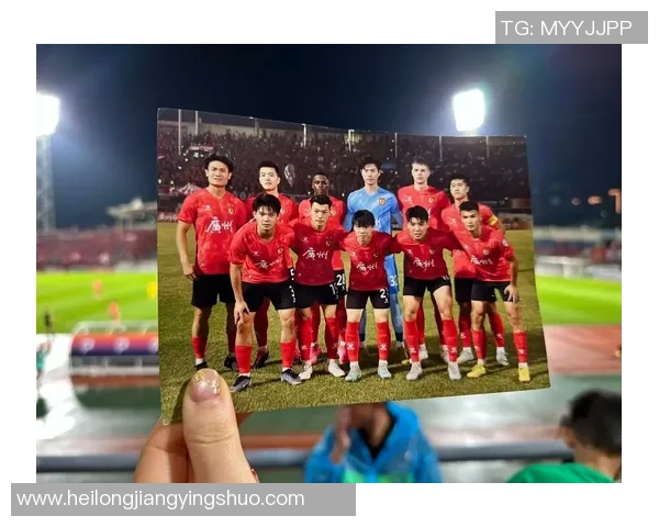 广州足球队区域防守革新之路解析与战术演变探讨 广州足球队区域防守革新之路解析与战术演变探讨